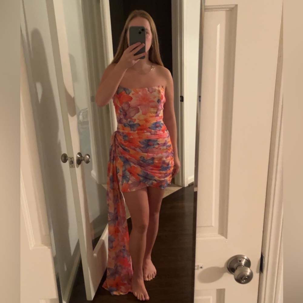 RUNAWAY THE LABEL Splendour Sash Dress- Floral - Picture 3 of 3